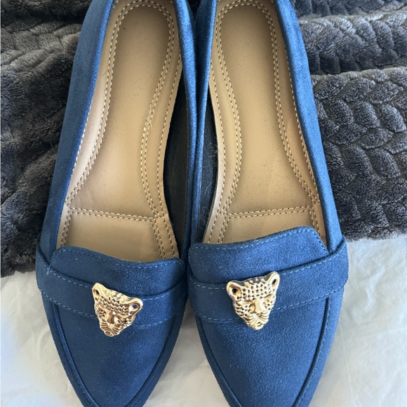 NEW Women's Navy Blue Faux Suede Loafers with Leopard Head Decor - Size 38 - Picture 4 of 7